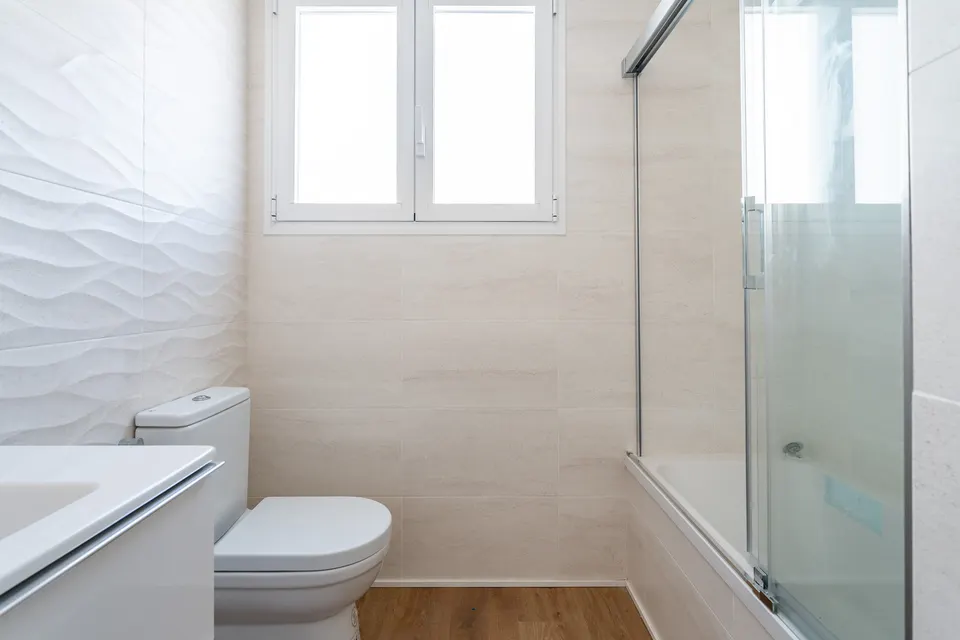 Residencial Alborán — baño