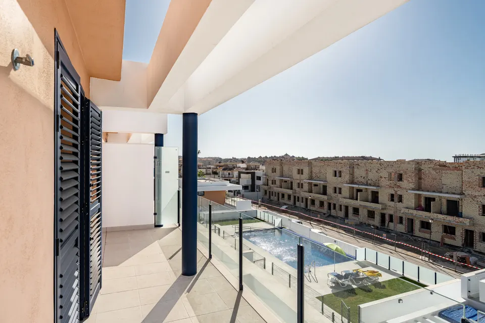 Residencial Alborán — terraza con vistas